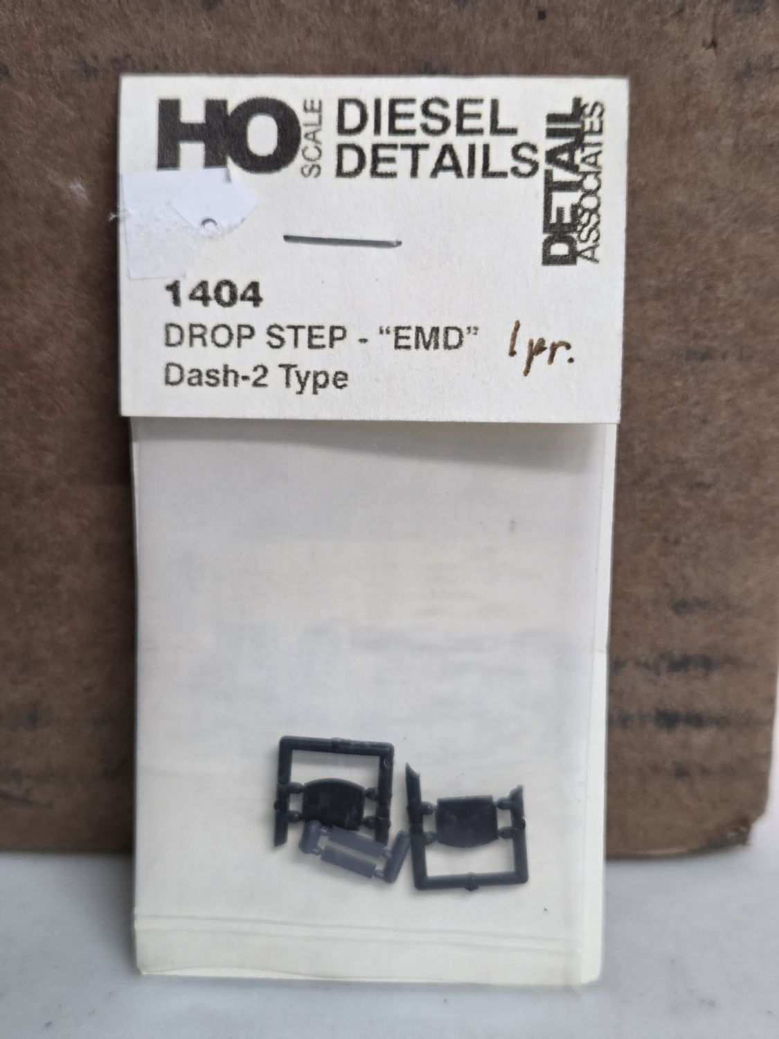 Drop Step - EMD Dash-2 Type