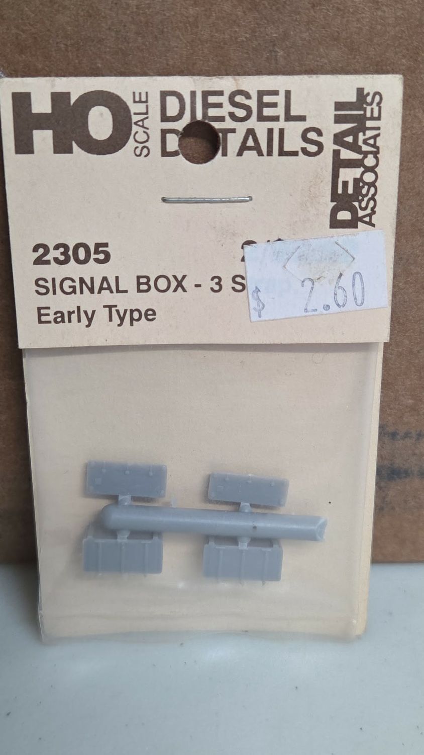 Signal Box - 3 Strap Early Type