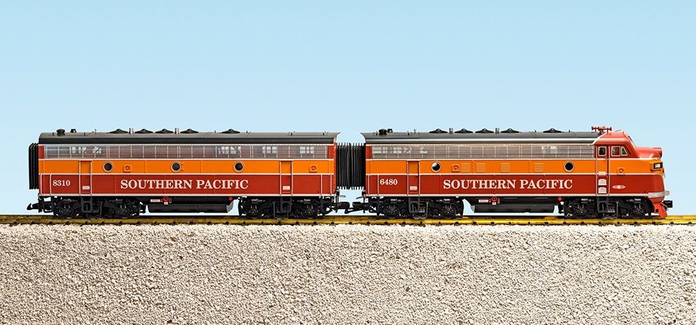 SOUTHERN PACIFIC F7 AB UNITS DAYLIGHT, Road Number: 6480/8310