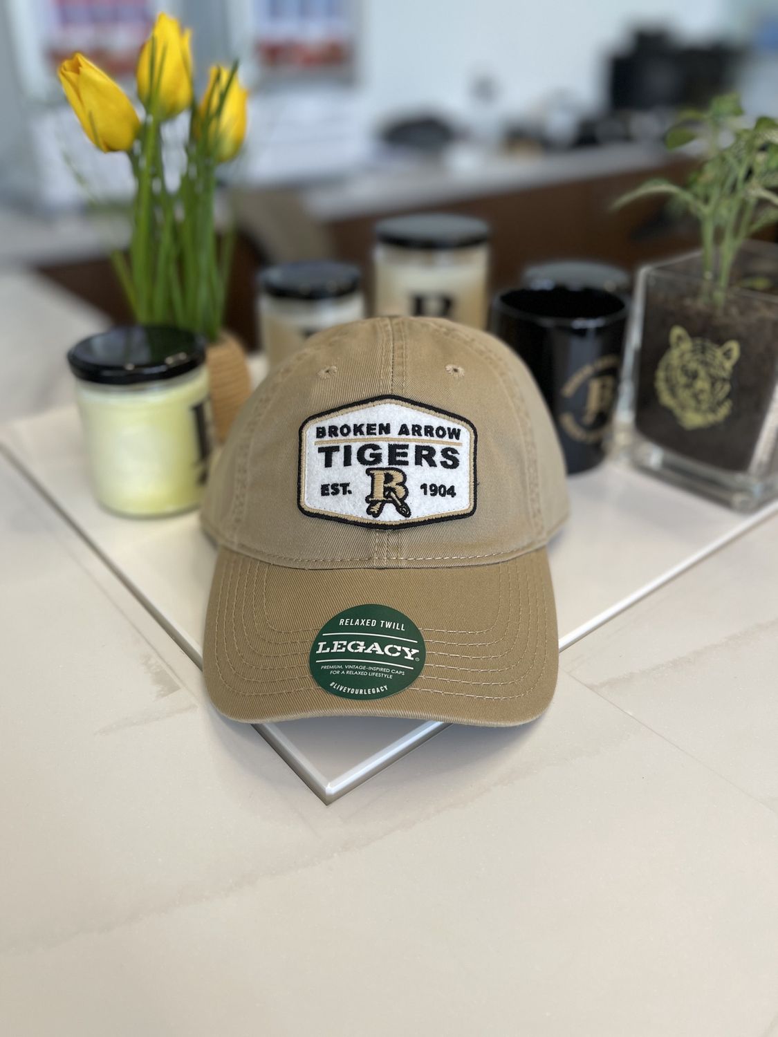 1904 PATCH TRUCKER HAT BROWN