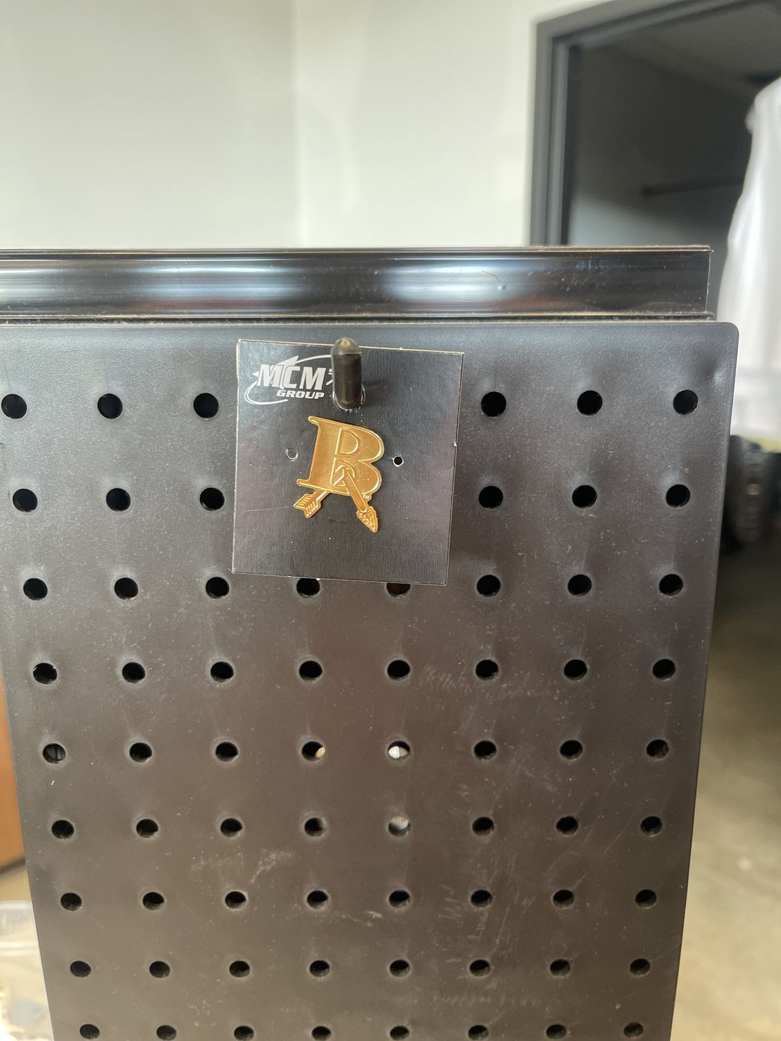 BA LABEL PIN