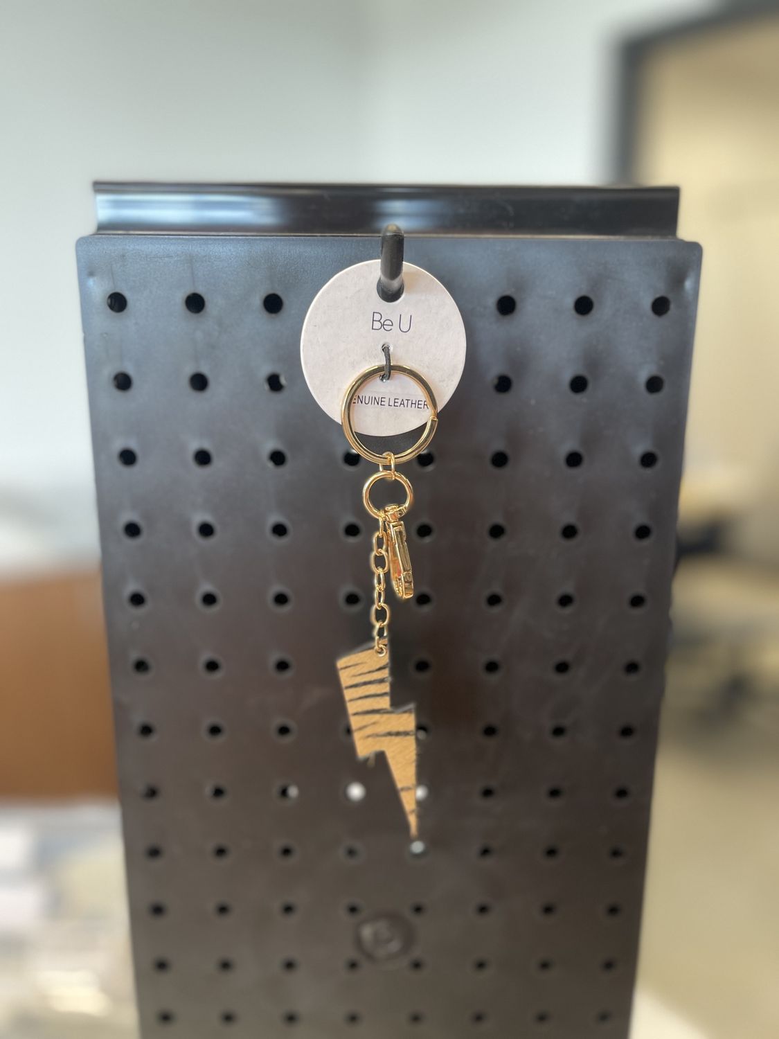 LIGHTNING BOLT KEYCHAIN