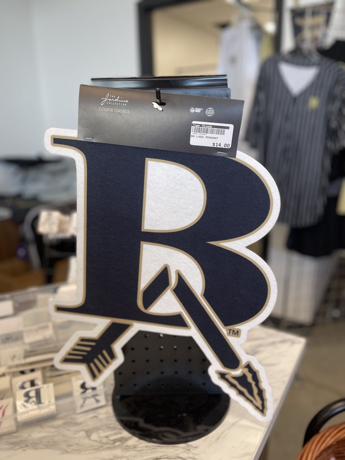 BA LOGO PENNANT