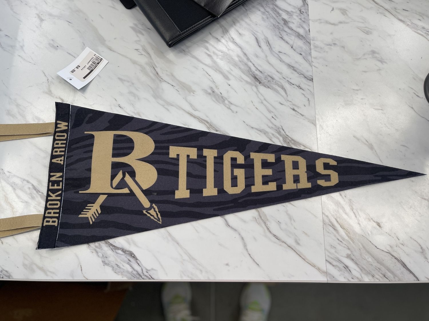 BA PENNANT 10X24