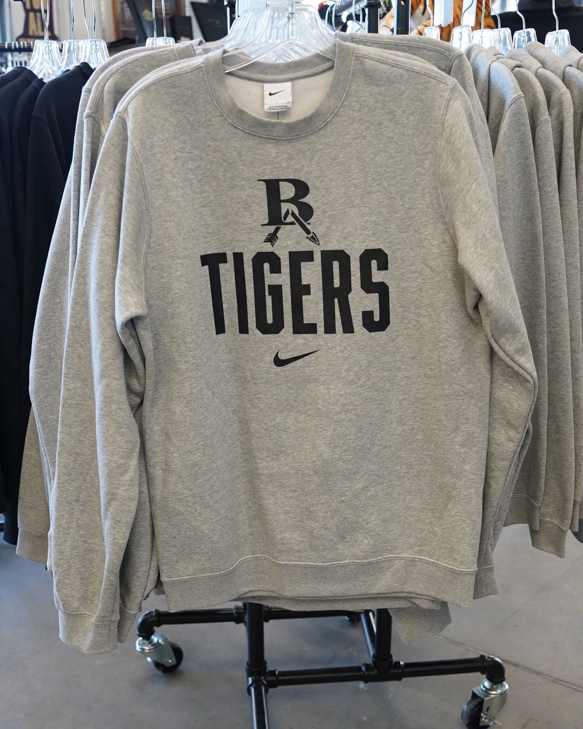 NIKE CLUB FL CREW SWEATSHIRT DK HTHR 24F