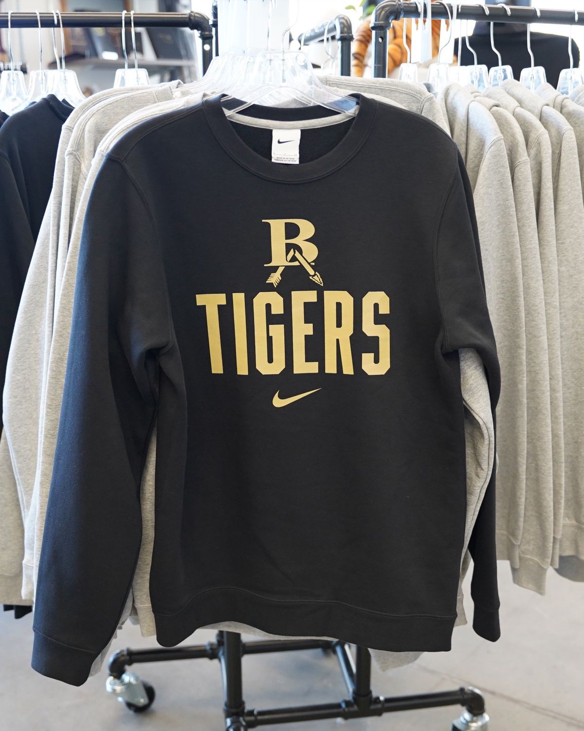 NIKE CLUB FL CREW BLACK 24F