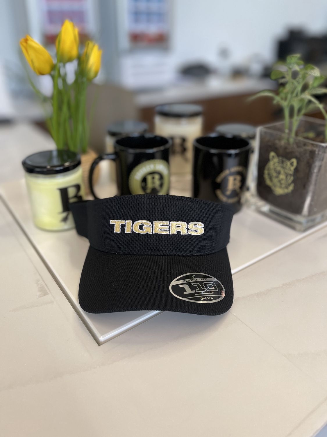 BLACK FLEXFIT TIGERS VISOR