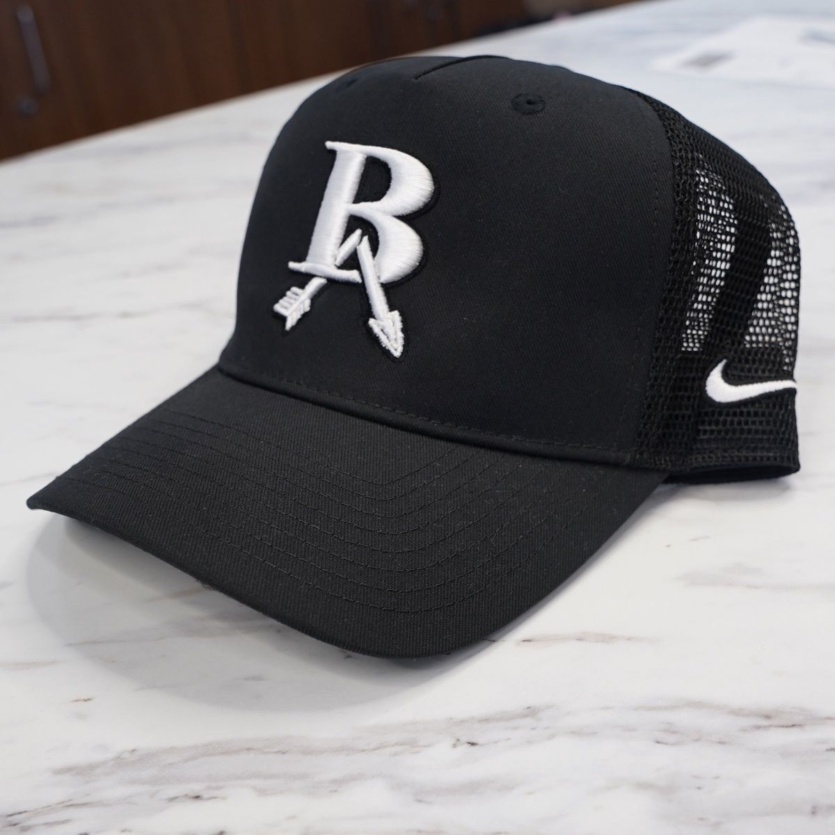 NIKE SNAPBACK MESH TRUCKER HAT