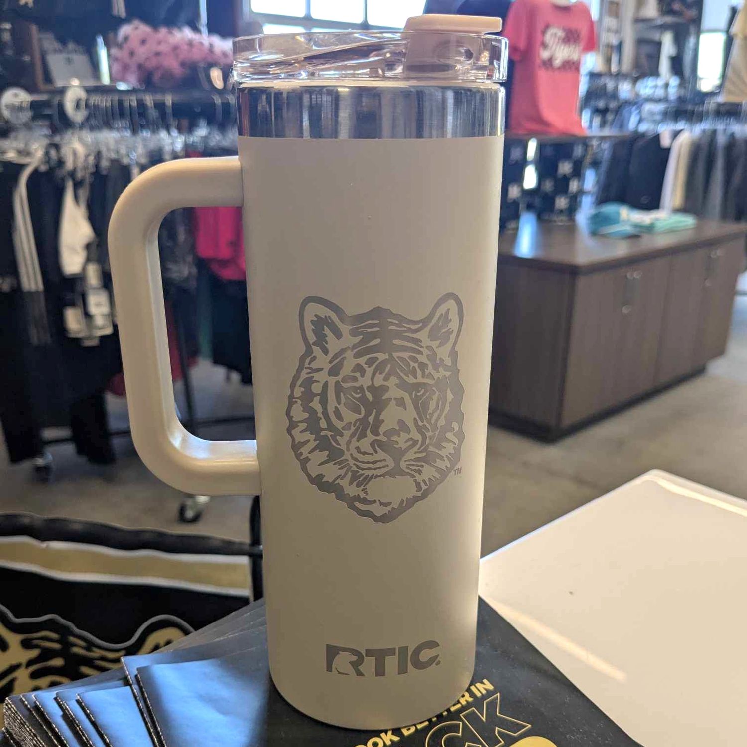 RTIC  20 oz TRAVEL MUG