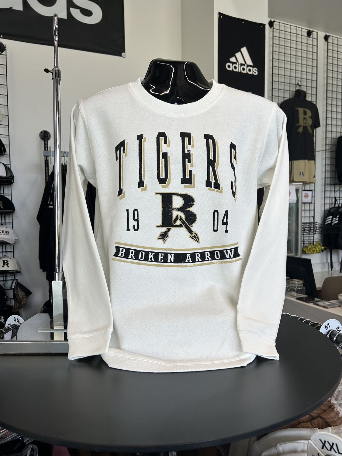 L2 VICTORY SPRINGS CREW SWEATSHIRT