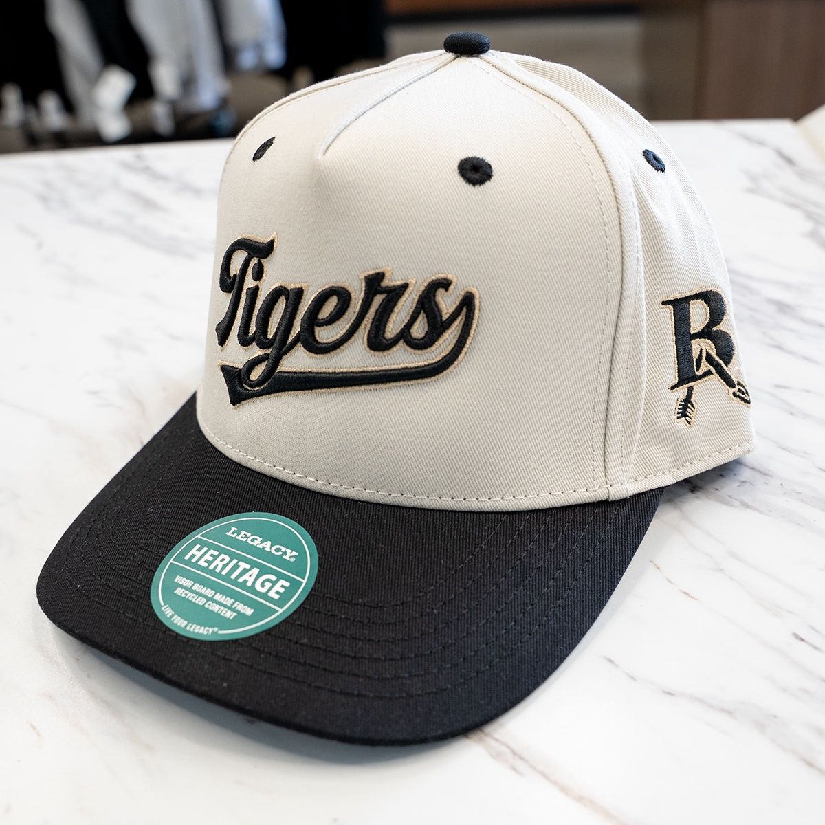 L2  HERITAGE TWILL ADJ HAT