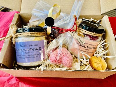 BIG GIFT BOX
