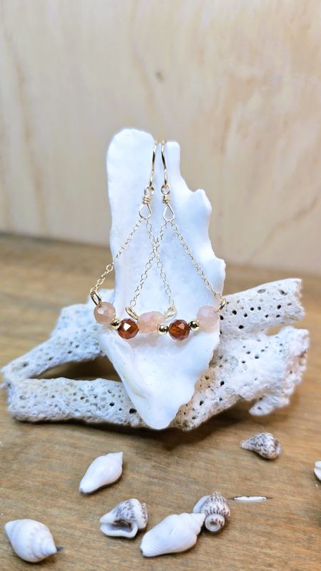 Sunstone and Hessonite Garnet chain triangle earrings Sunstone and Hessonite Garnet chain triangle earrings