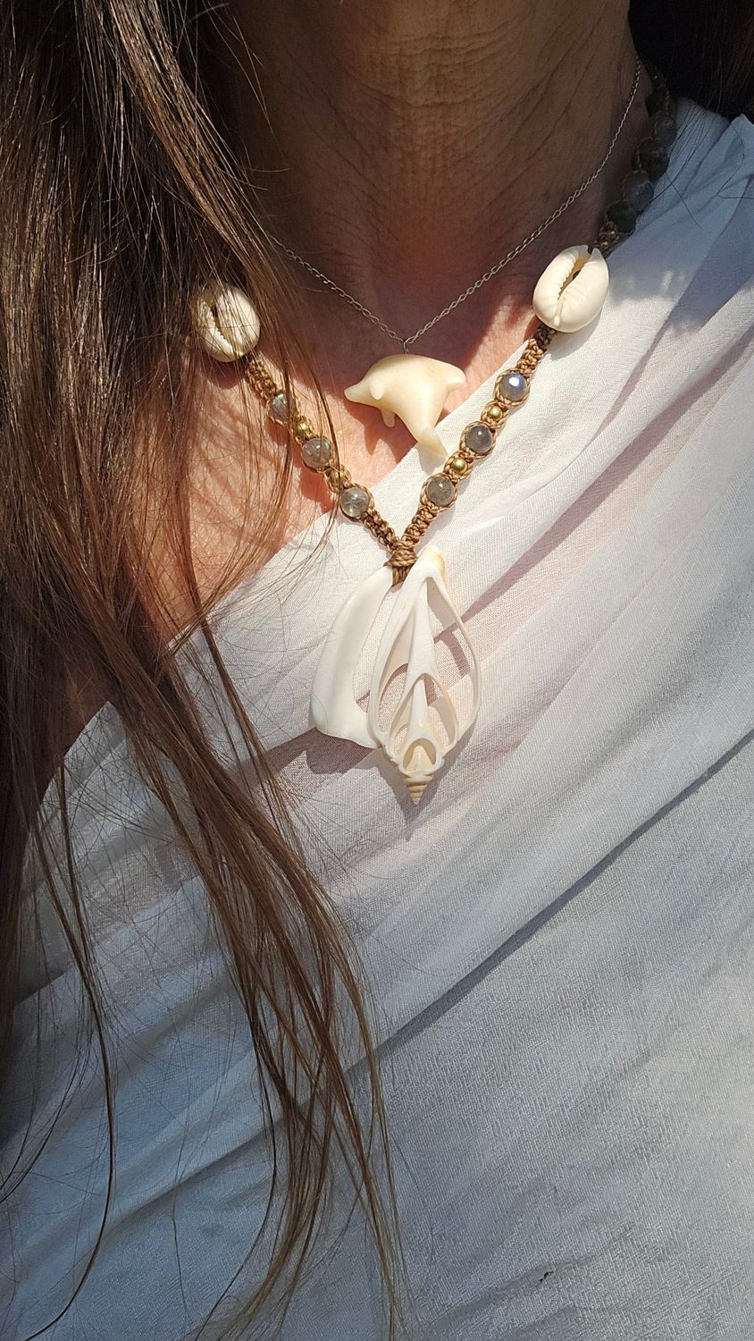 Shell and Labradorite Macramé Necklace Choker Shell and Labradorite Macramé Necklace Choker