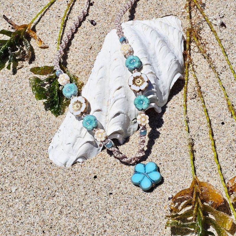Coastal Bloom Necklace - Sea Breeze