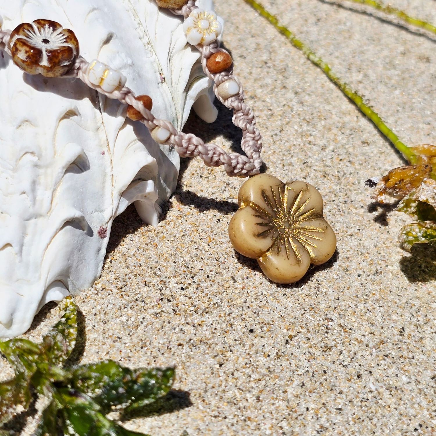 Summer Bloom Necklace - Sand & Sun gold Summer Bloom Necklace - Sand & Sun gold
