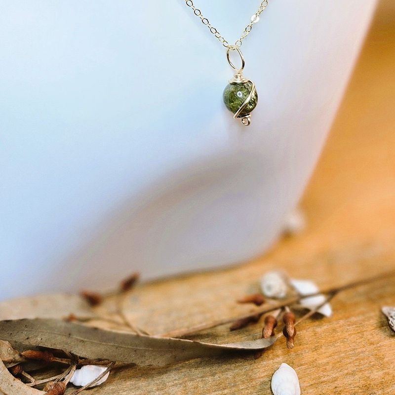 Dewdrop Necklace - Peridot Dewdrop Necklace - Peridot