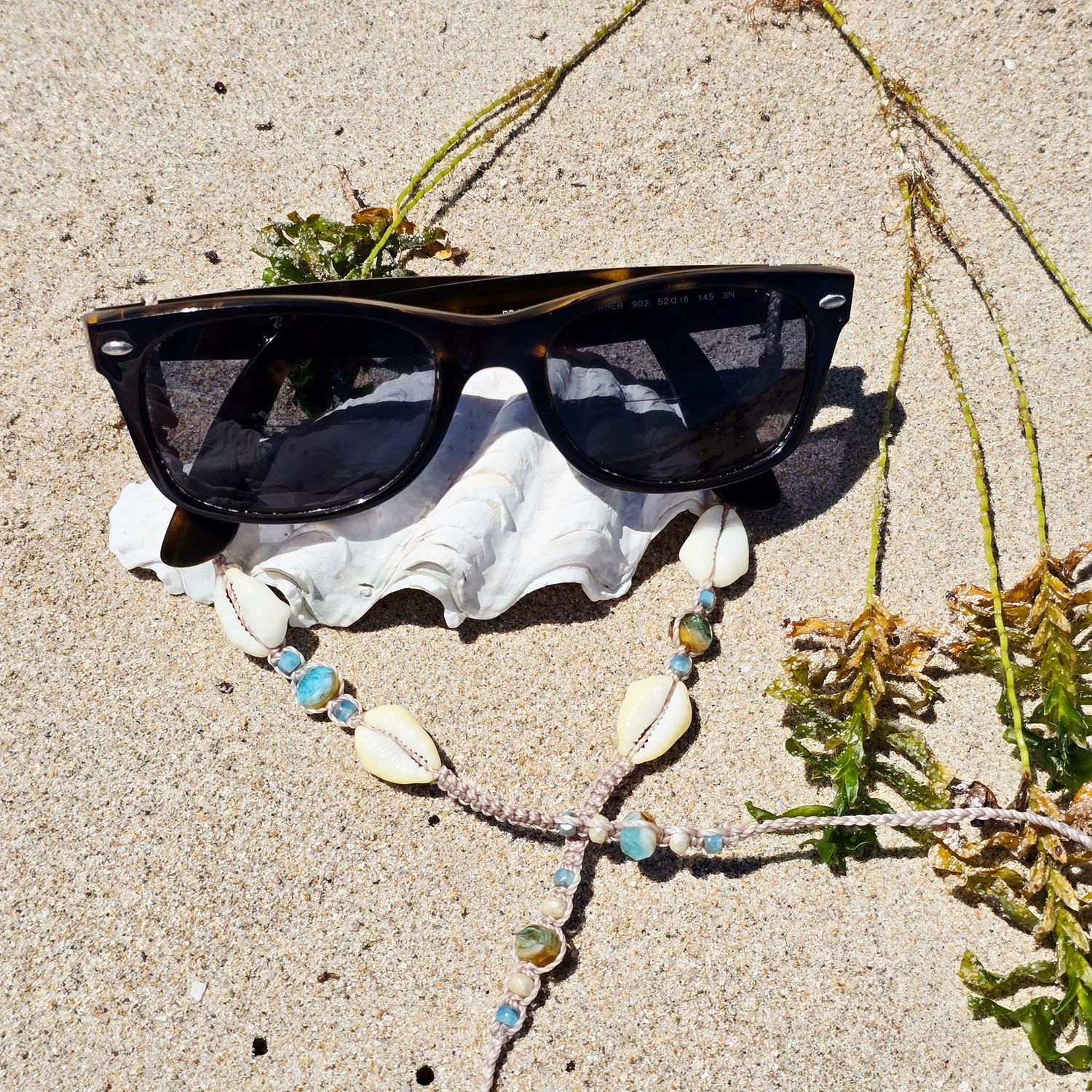 Sunglass Chain - Sea Shells