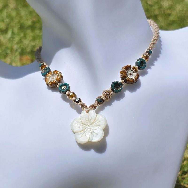 Mother of Pearl Necklace - Dusty Shores