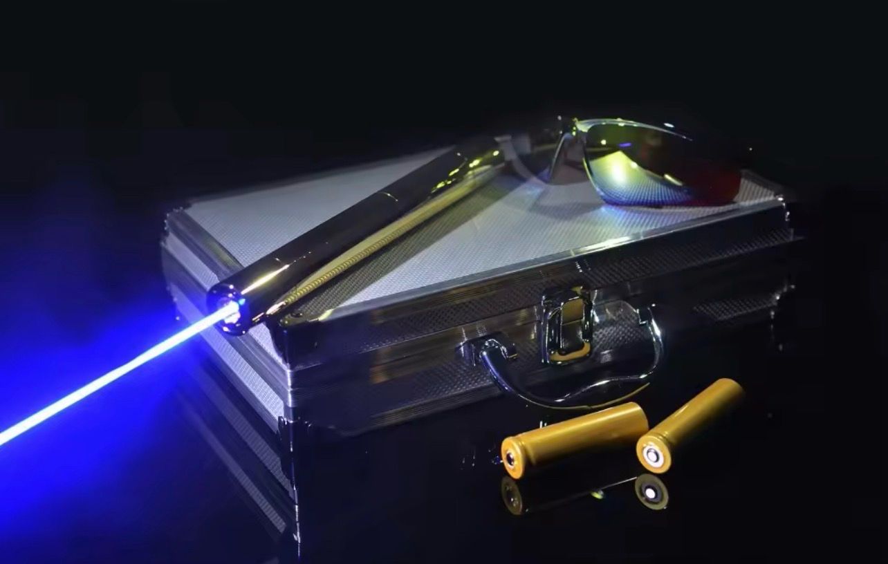 Spot Long-Range Laser 15M