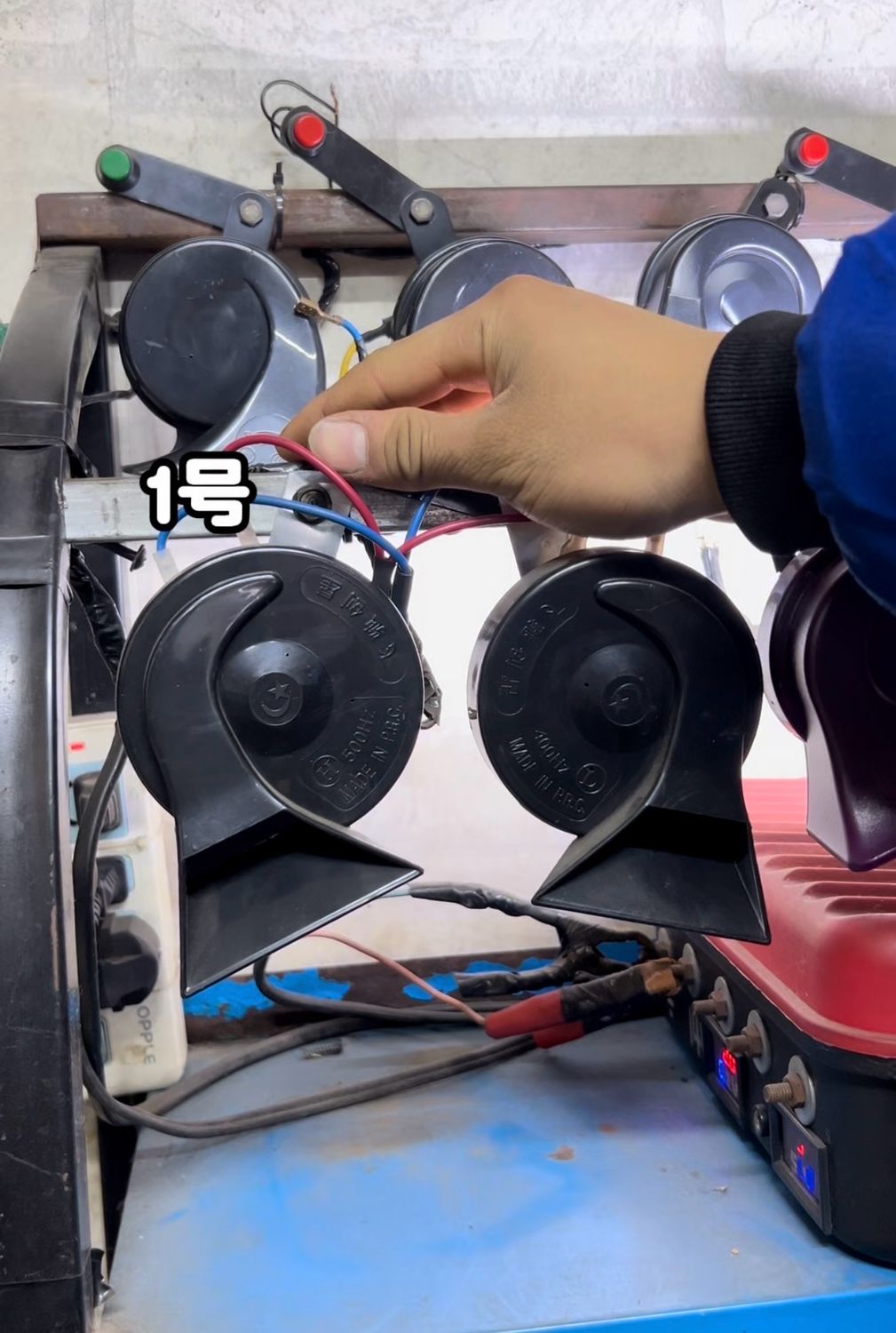 Car loud electric Signal, dual power 12V/24Velectric Signal made of stainless steel.