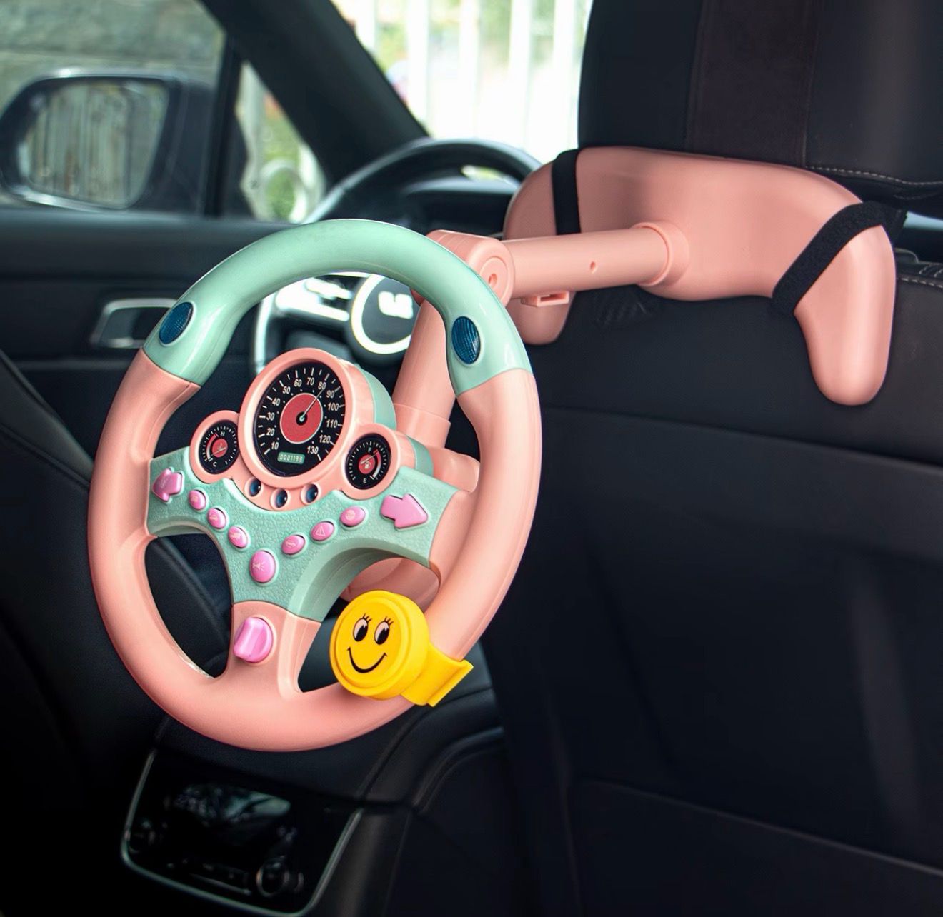 Funny co-pilot enlarged steering wheel push car Driving