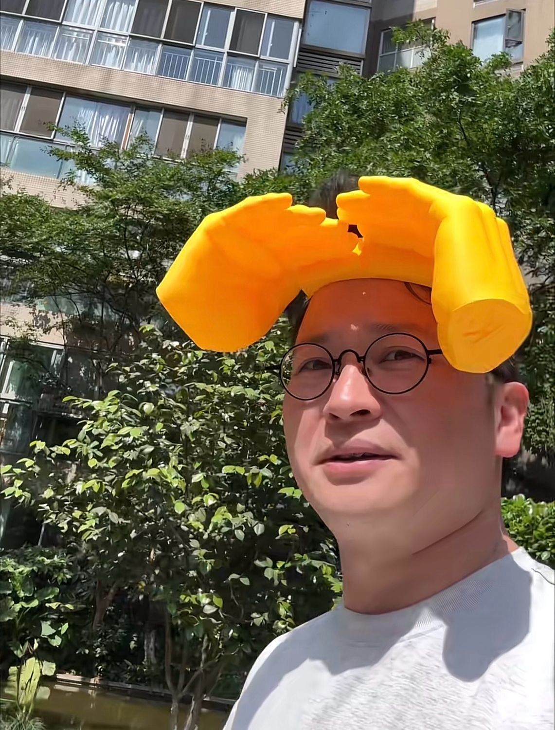 Creative and Funny Hand-Sized Sun Hat Summer Outdoor Sunshade Essential for Boys and Girls Breathable Gift