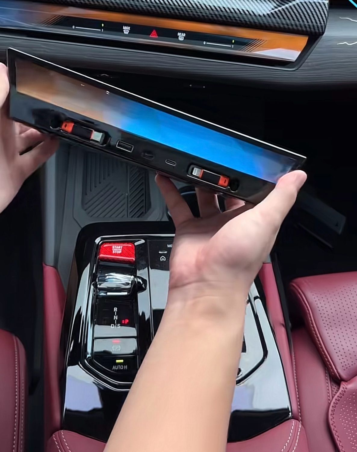 Compatible with BMW 5 Series/i5 dedicated car docking station, central control car charger, crystal surface ambient lighting
