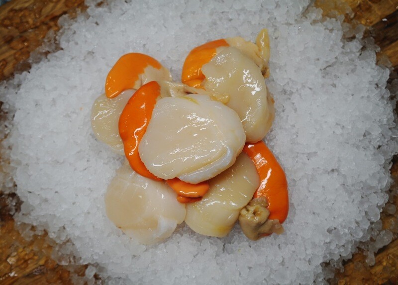 Frozen King Scallops Roe On (1kg Bag)8-12 Count