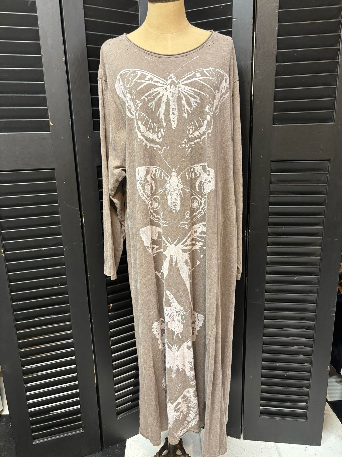 Magnolia Pearl | Butterfly Totem Viggo Tshirt Dress | Dress 1418 | Sienna