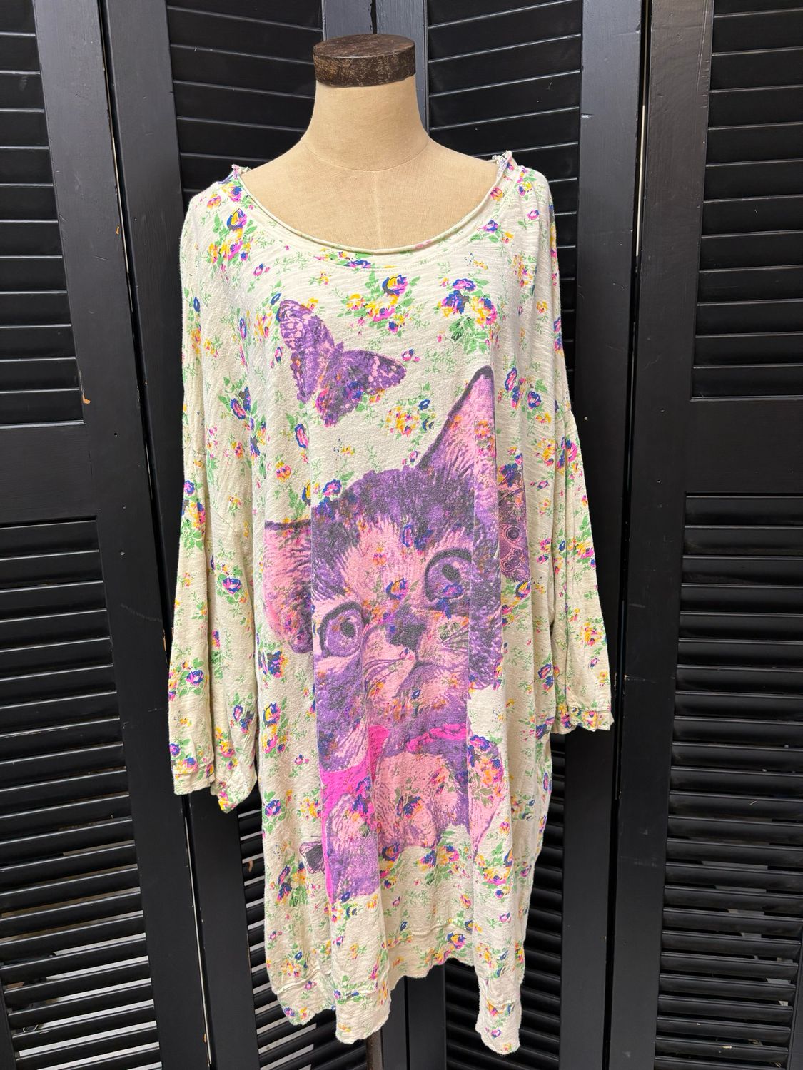 Magnolia Pearl | Kitten Francis Pullover | Top 1966 | Umbra Rose