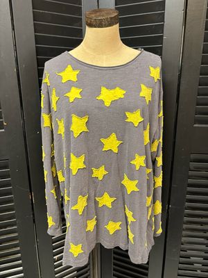 Magnolia Pearl | Star Appliqué Viggo Tshirt | Top 2328 | Bravo