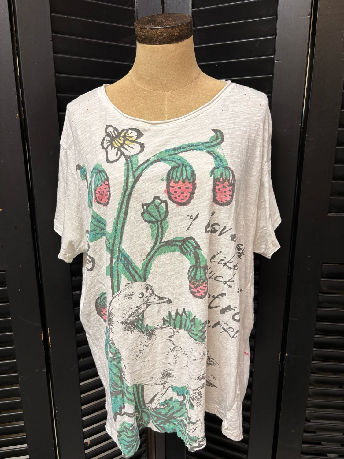 Magnolia Pearl | Ducks Love Strawberries Tshirt | Top 2756 | True