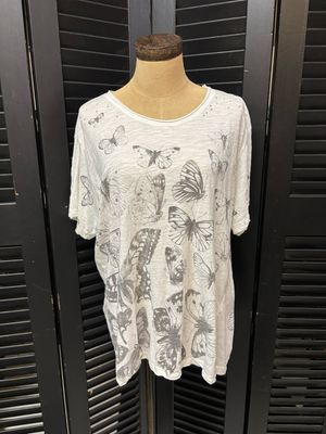 Magnolia Pearl | Boundless Butterflies Tshirt | Top 2168