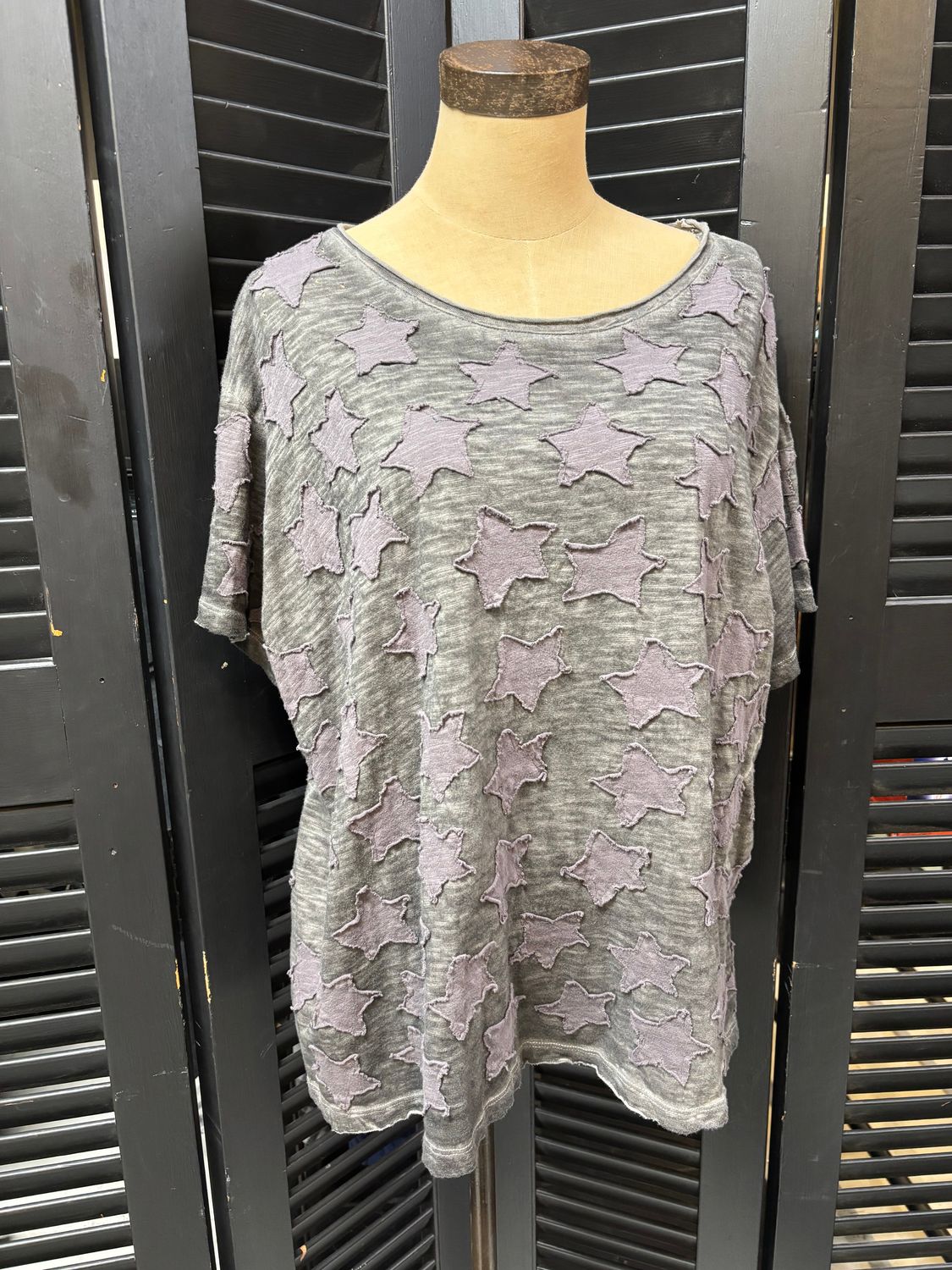 Magnolia Pearl | Little Star Applique Tshirt | Top 1991 | Twilight