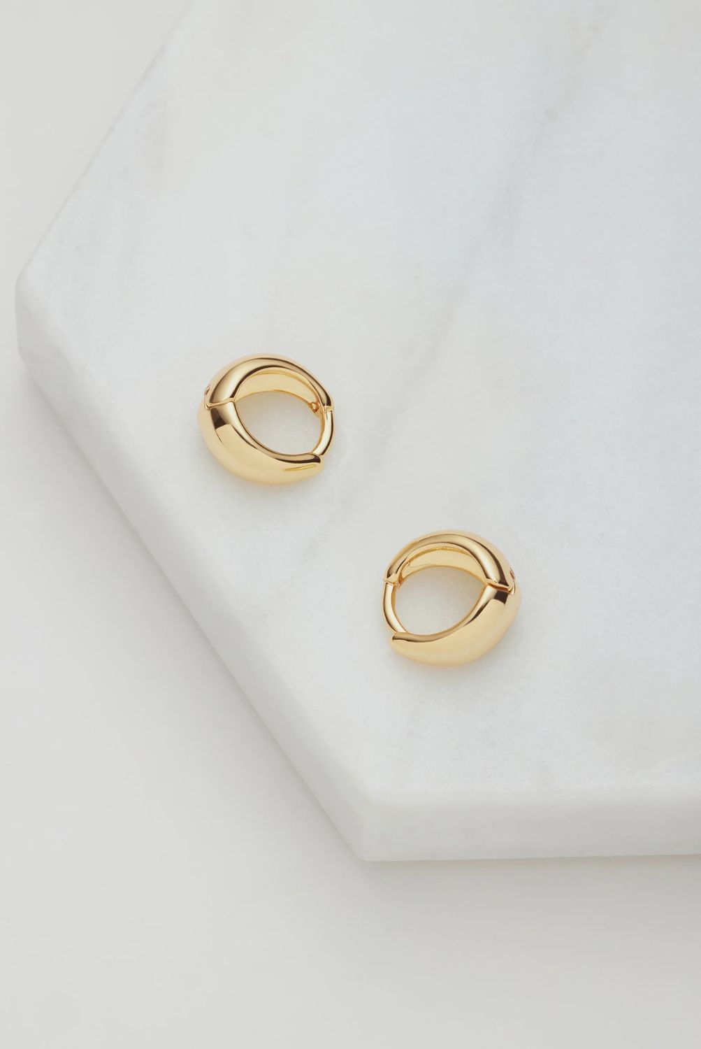 Zafino - Steph Hoop Earring. Small. Gold