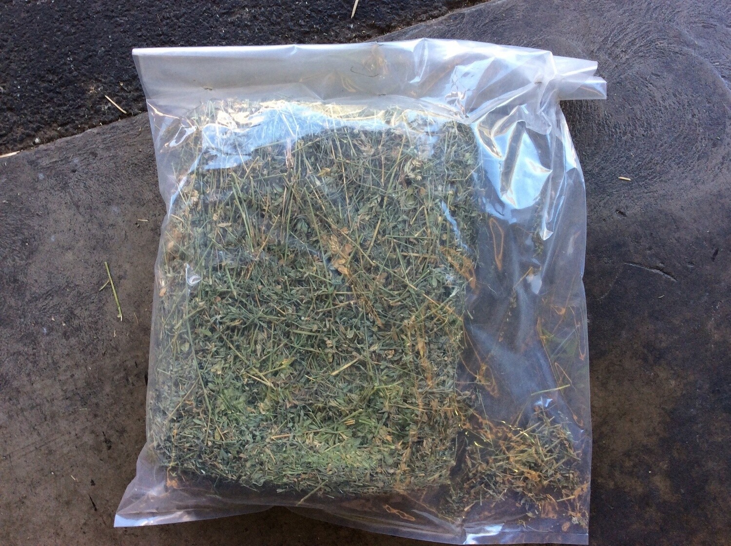 LUCERNE HAY BISCUIT