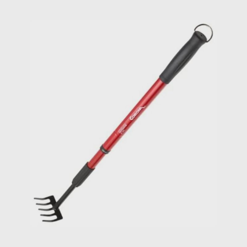 EXTENDABLE HANDLE SOIL RAKE