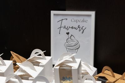Favour prints