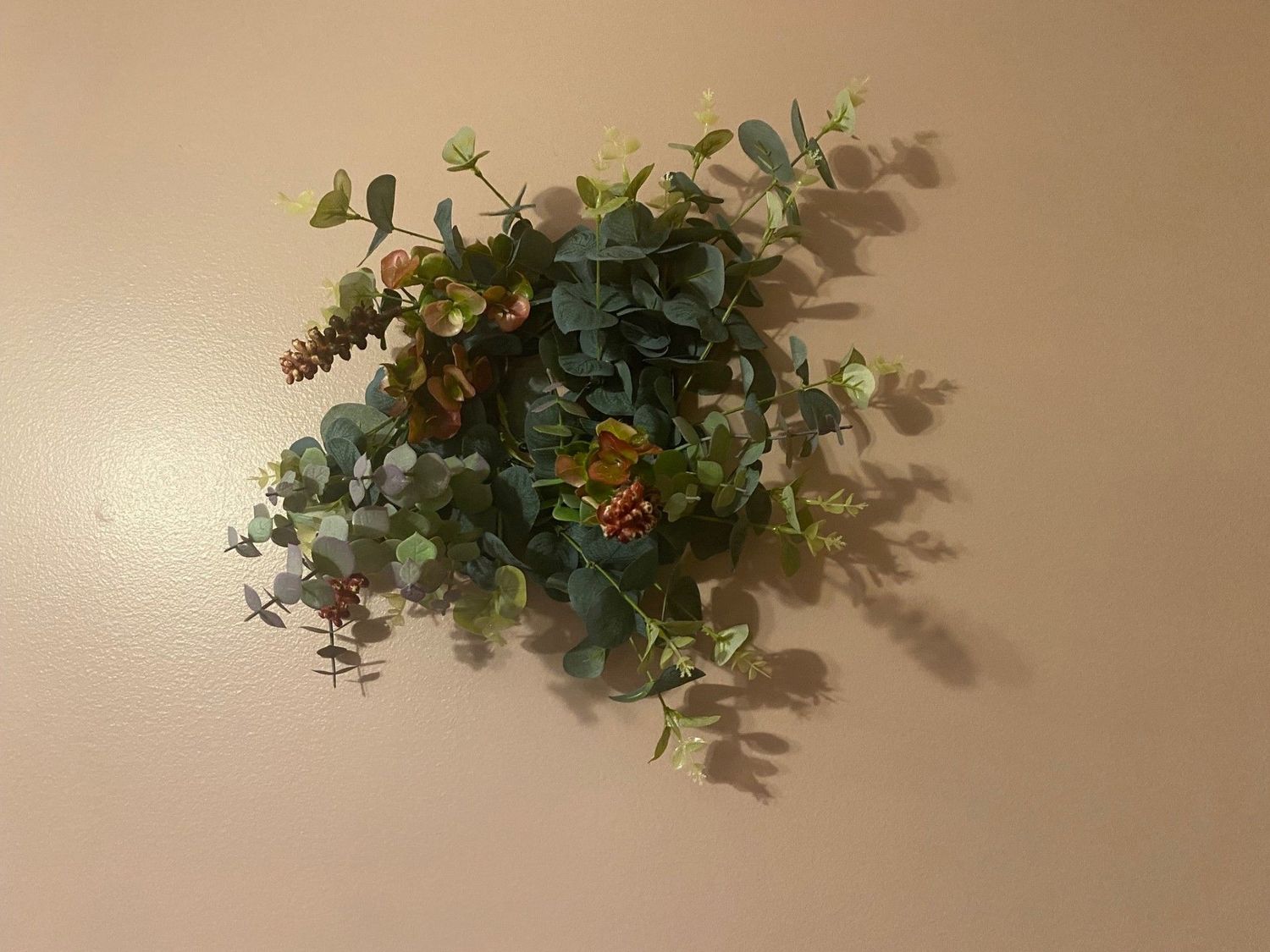 8" MIXED EUCALYPTUS WREATH