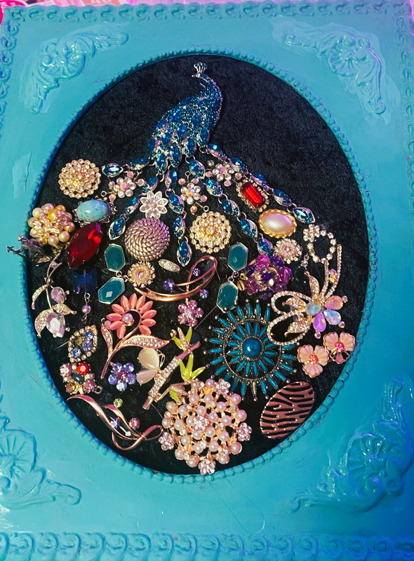 Brooch Art