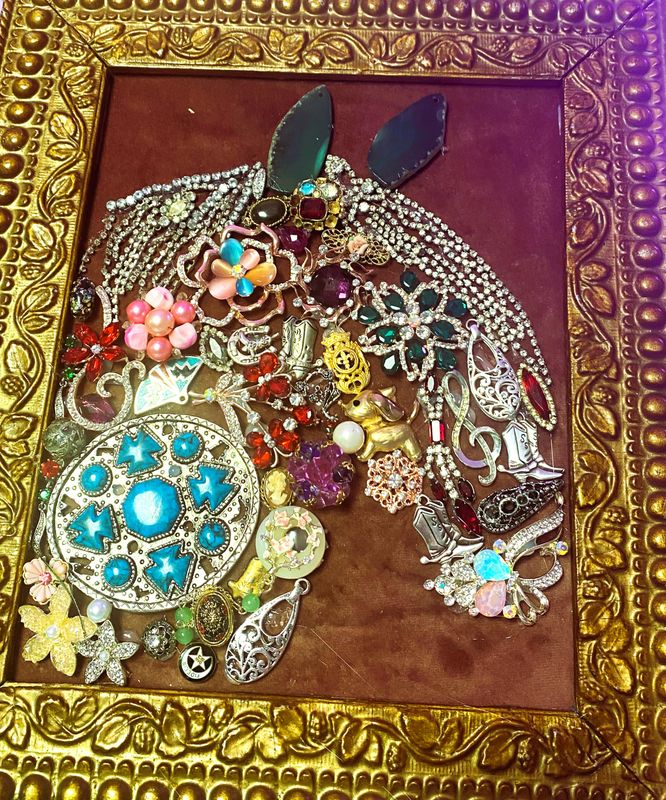 Brooch Art