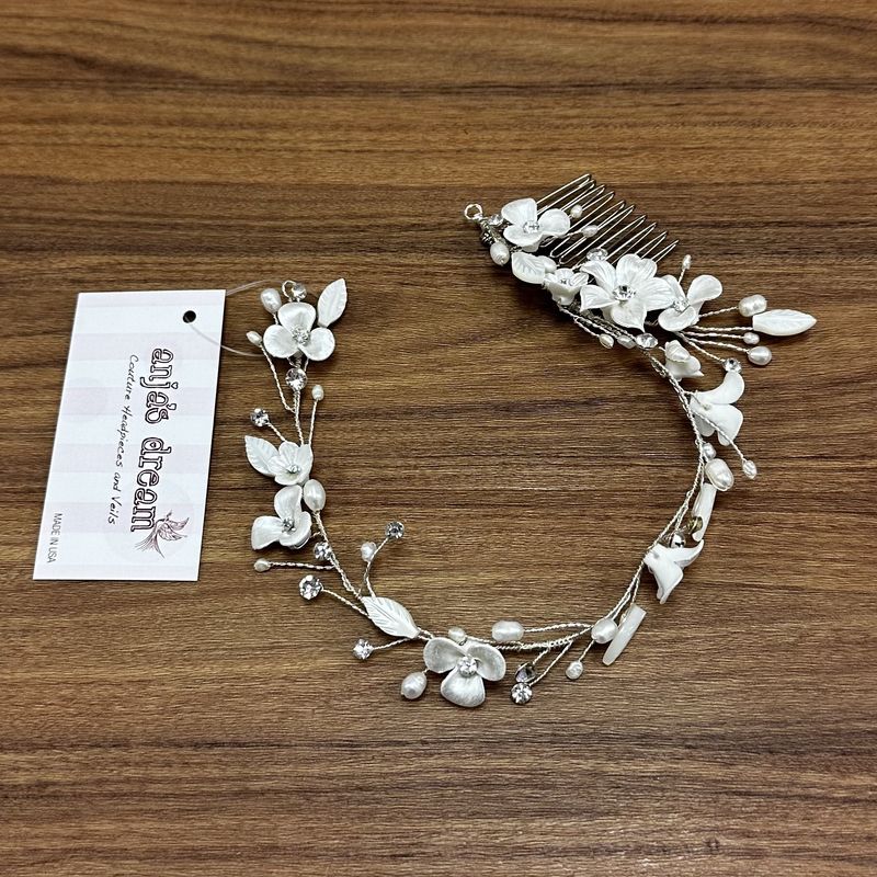 Robin Porcelain Flower Vine