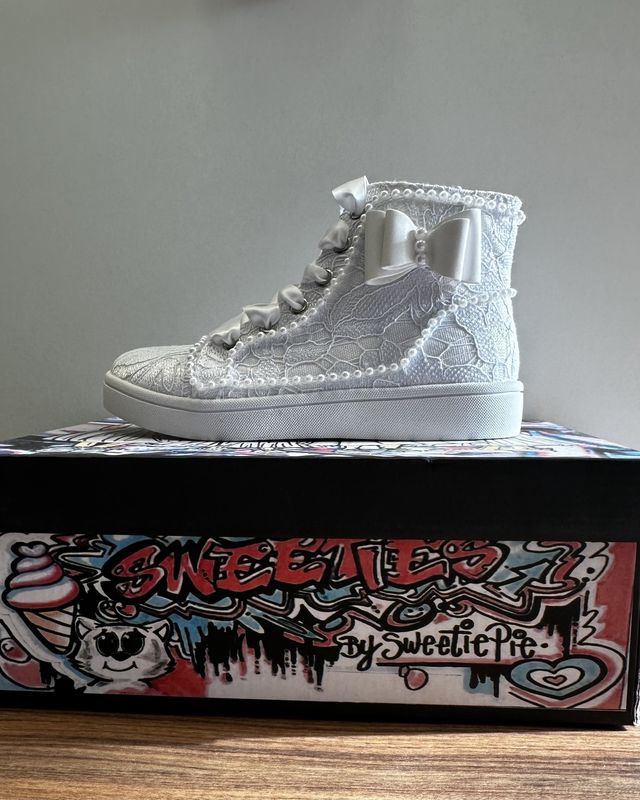 Raya Communion Sneaker