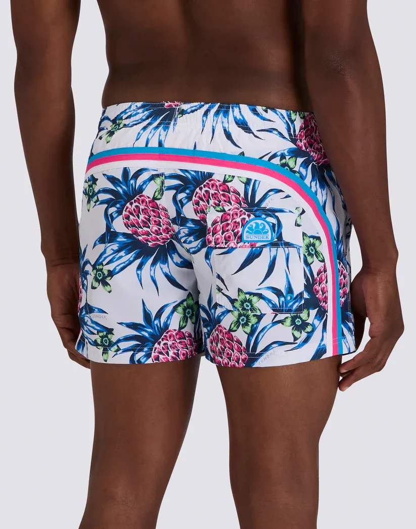 SUNDEK MEN'S SHORT SWIMSHORTS WITH ELASTIC WAIST IN REPREVE® RECYCLED POLYESTER WITH TROPIC DANCE PRINT - WHITE