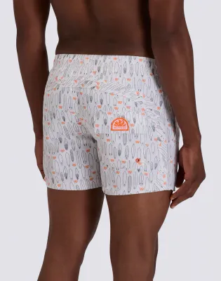SUNDEK MEN SHORT SWIM TRUNKS ELASTICATED WAIST REPREVE® RECYCLED POLYESTER WITH SURF PRINT - GHOST