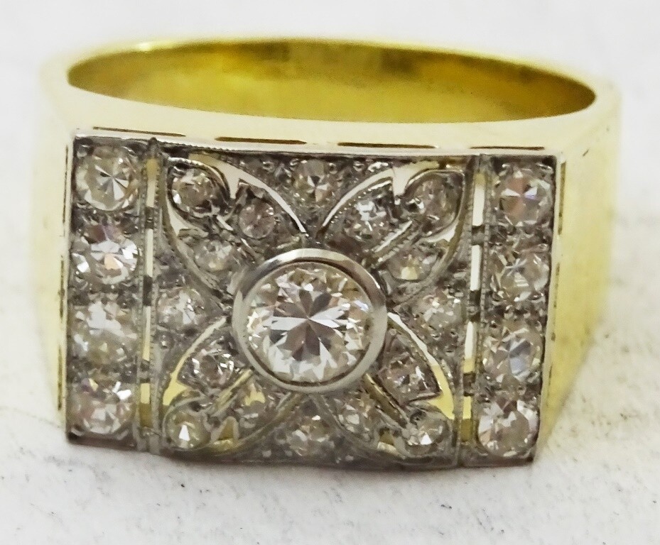 Vintage 18 karat Gold and Diamond Ring