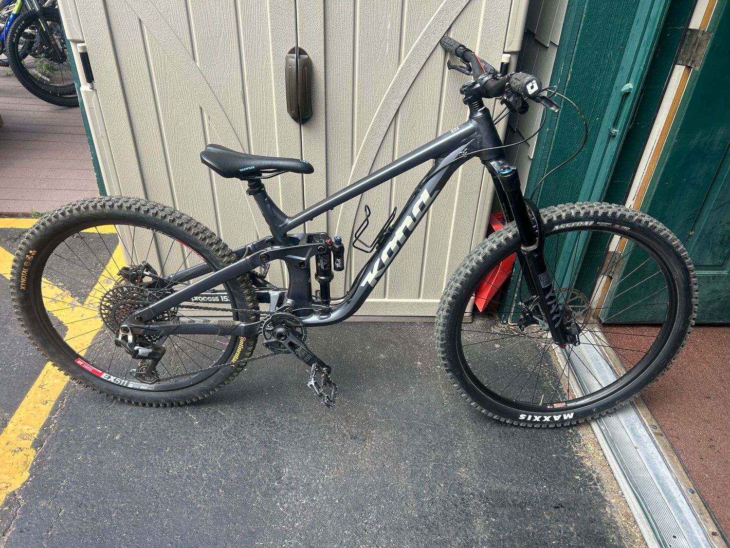 Custom Kona Freeride Bike Kona Coiler DH Downhill Freeride Full
