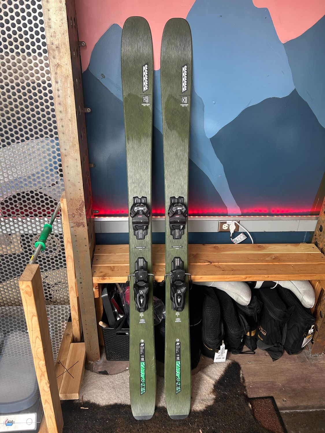 DEMO K2 Mindbender 106C 176cm w/ Attack 11 Demo