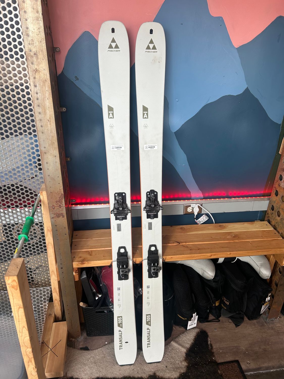 DEMO Fischer Transalp 104 CTI w/ Transalp 10 demo bindings & Transalp pre-cut skins